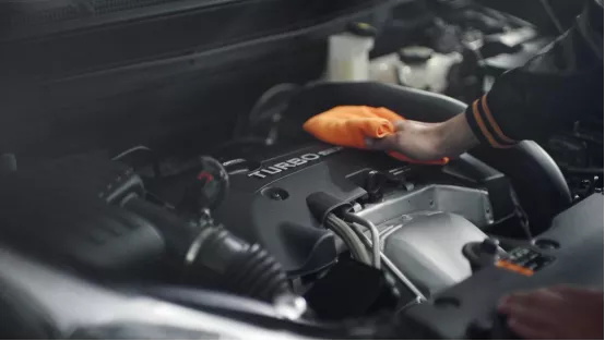 一分鐘告訴你汽車保養(yǎng)都干了什么-第5張圖片-鄭州市冠恒貿(mào)易有限公司【官方網(wǎng)站】-車用潤滑油服務專家